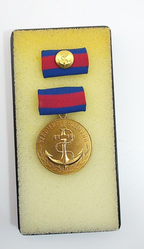 Ddr ehrenzeichen medaille - ehrenzeichen,