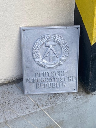 Grenzschild metallguss ddr - metallguss,,